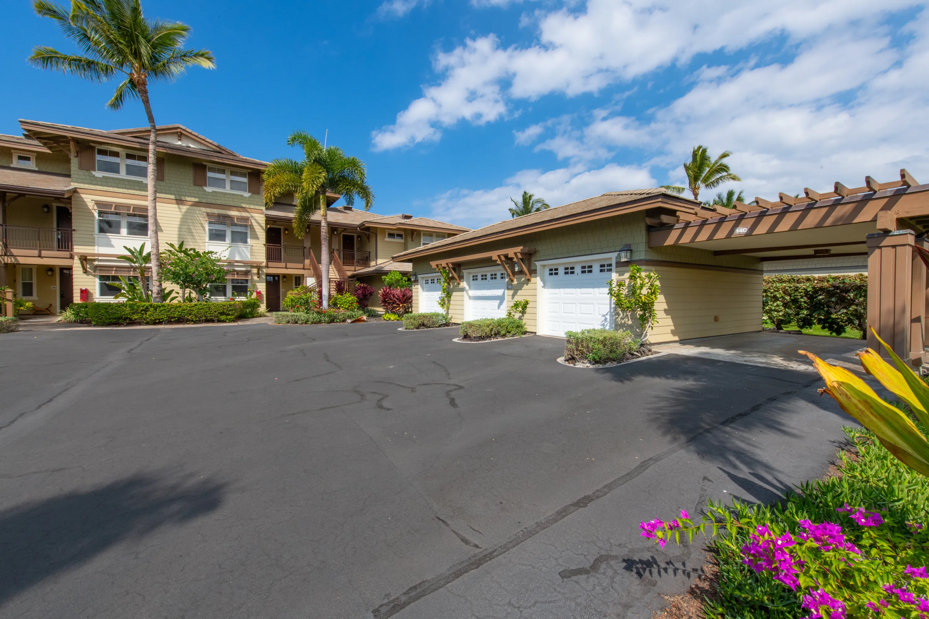 The Hali'i Kai villa buildings and landscaped entry