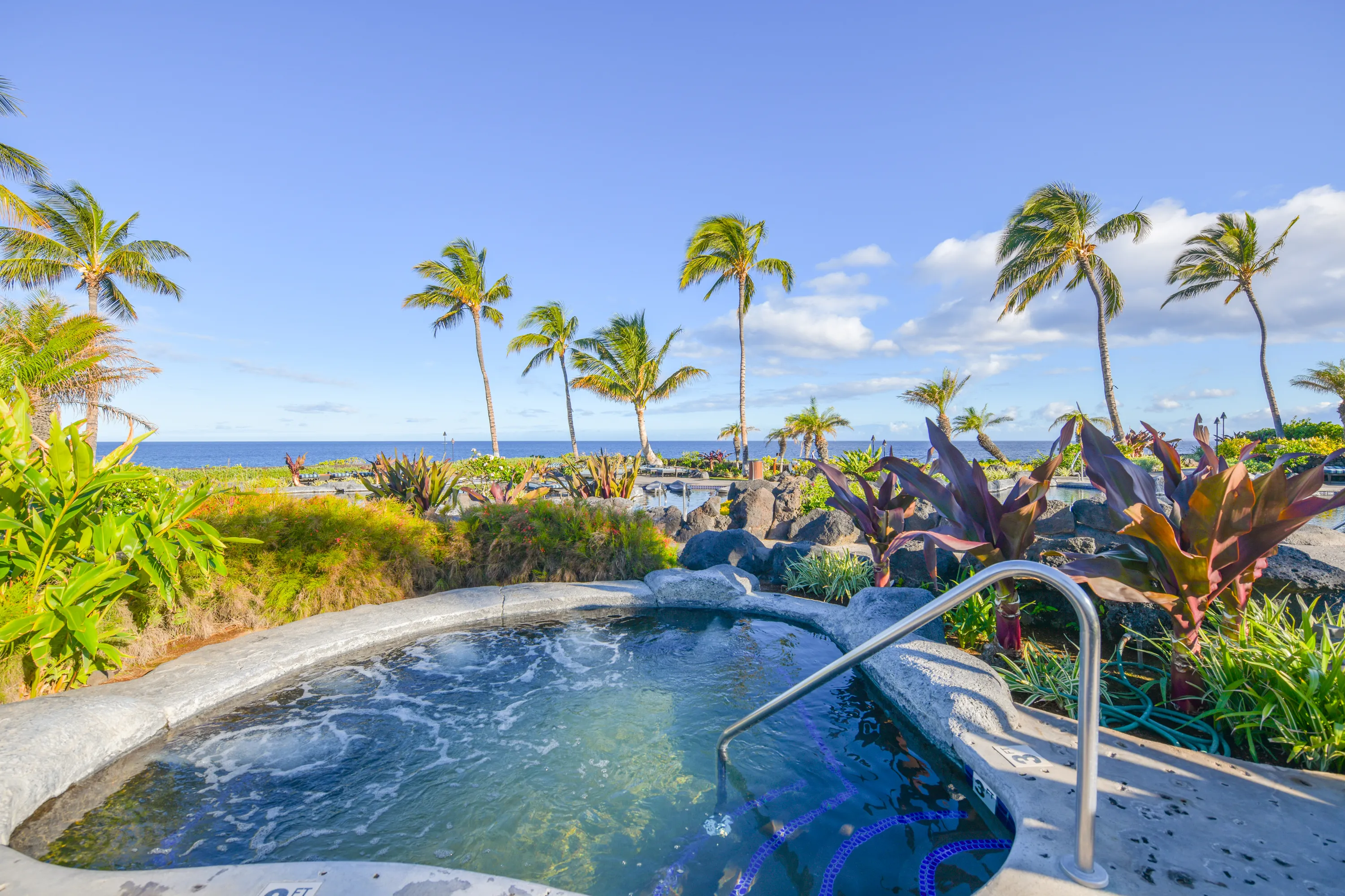 Oceanfront hot tub looking out to the Pacific